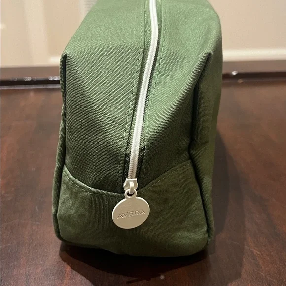 NWT Aveda accessory bag💚 - Picture 6 of 11